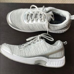 Light Gray Knit Women's Sneakers with Cushioned Sole